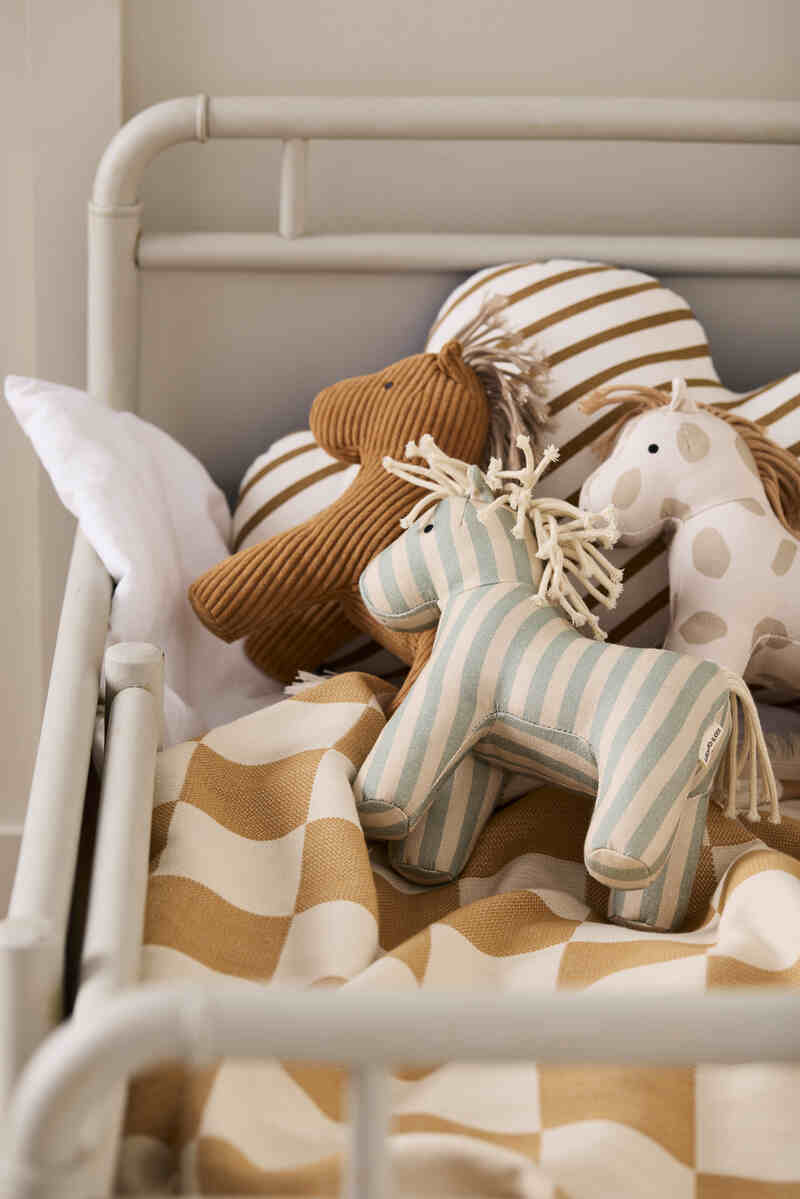 Cheval en peluche Vera AIDEN