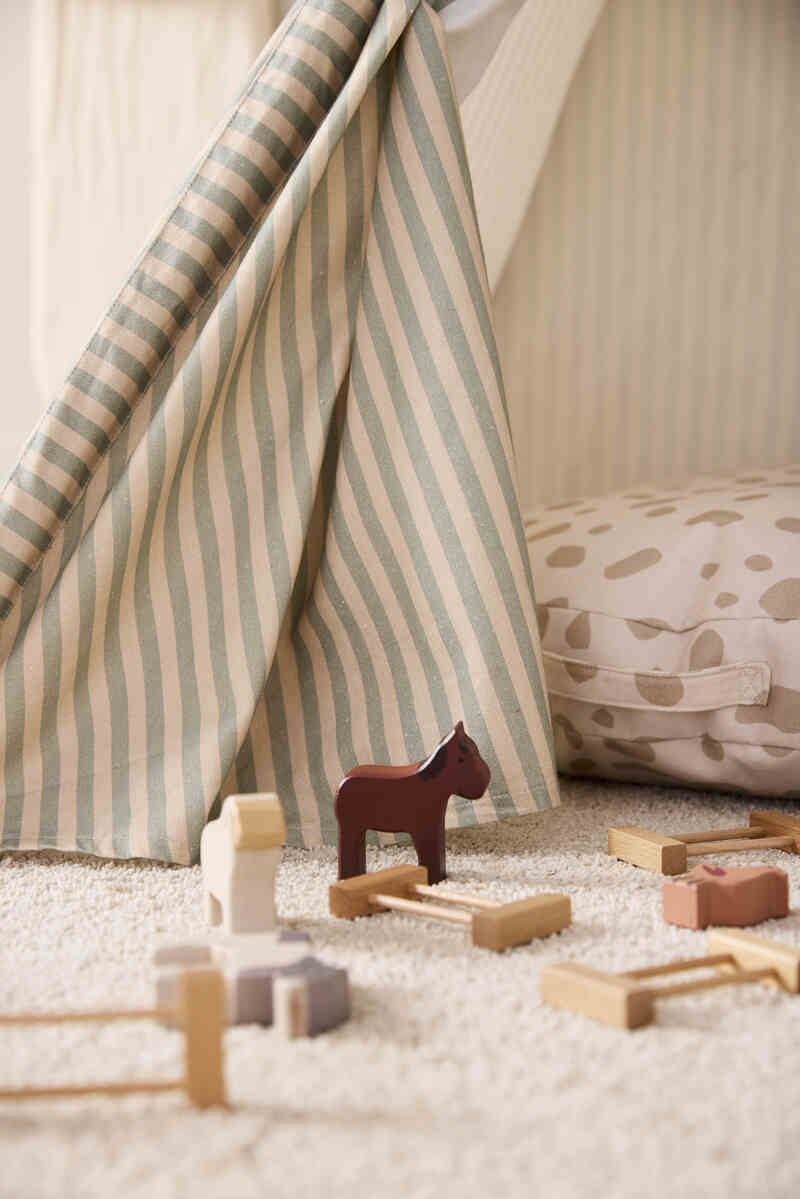 Tente tipi rayée
